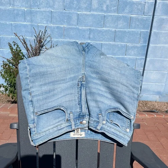 Madewell Jeans - Picture 1 of 9